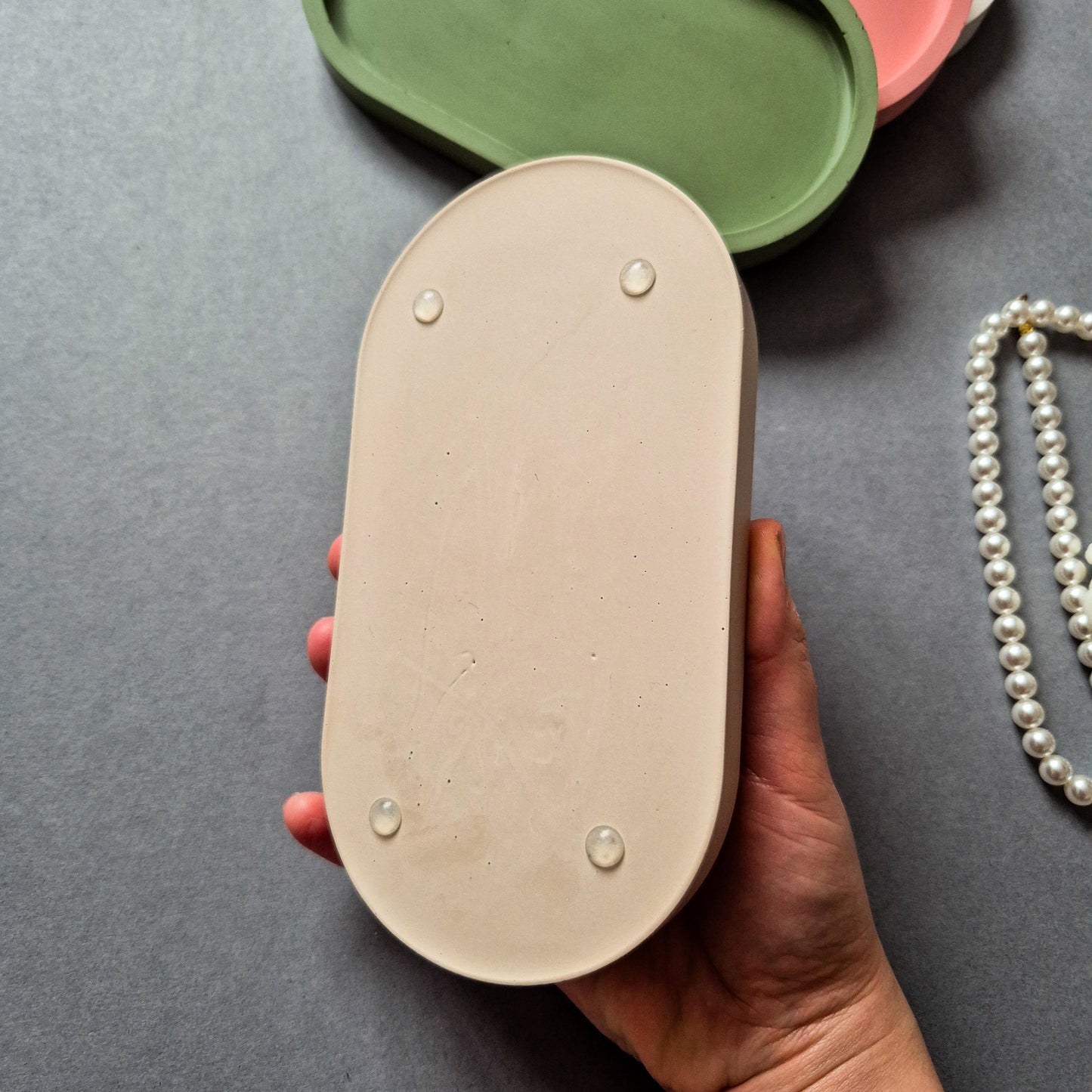 Oval decorative trinket tray, office stationery organiser