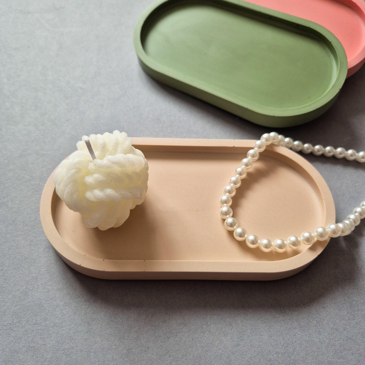 Oval decorative trinket tray, office stationery organiser
