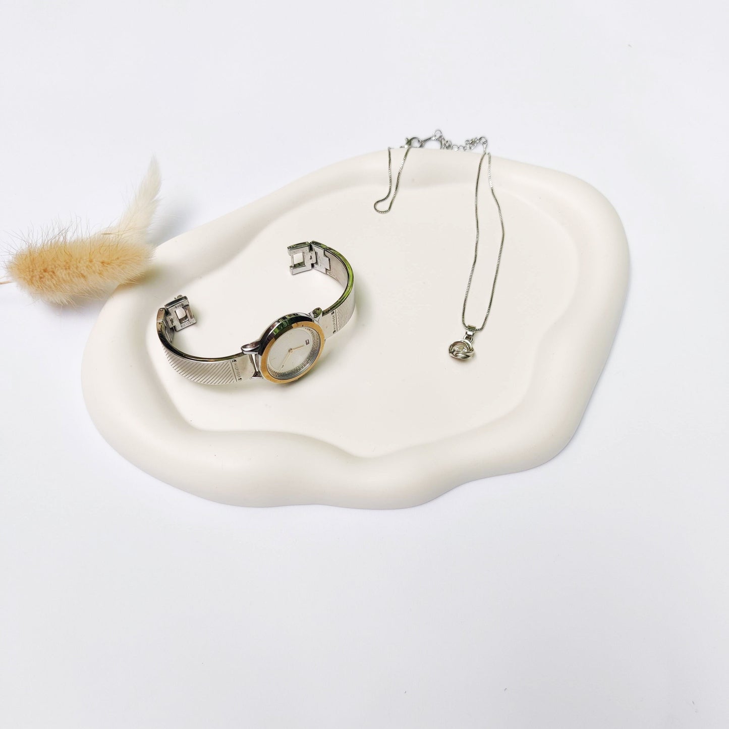 Wavy cloud decorative tray, irregular white tray