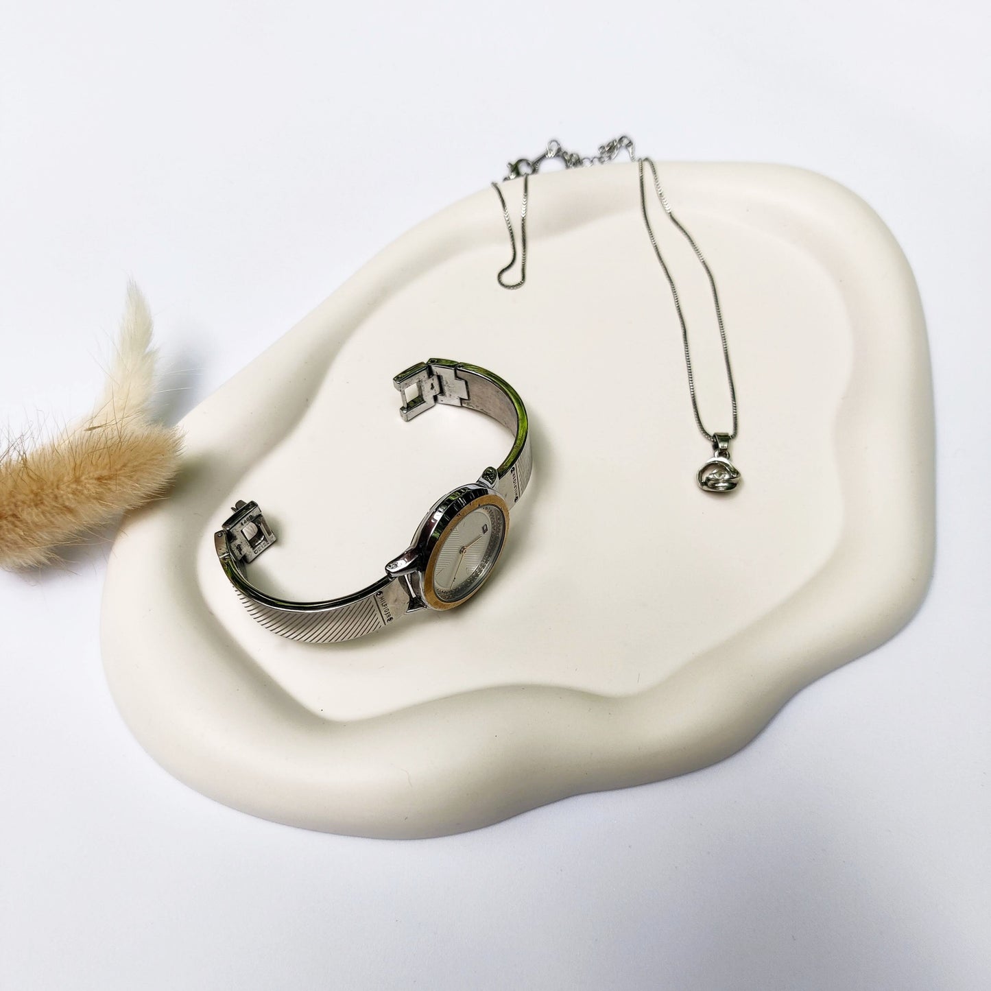 Wavy cloud decorative tray, irregular white tray