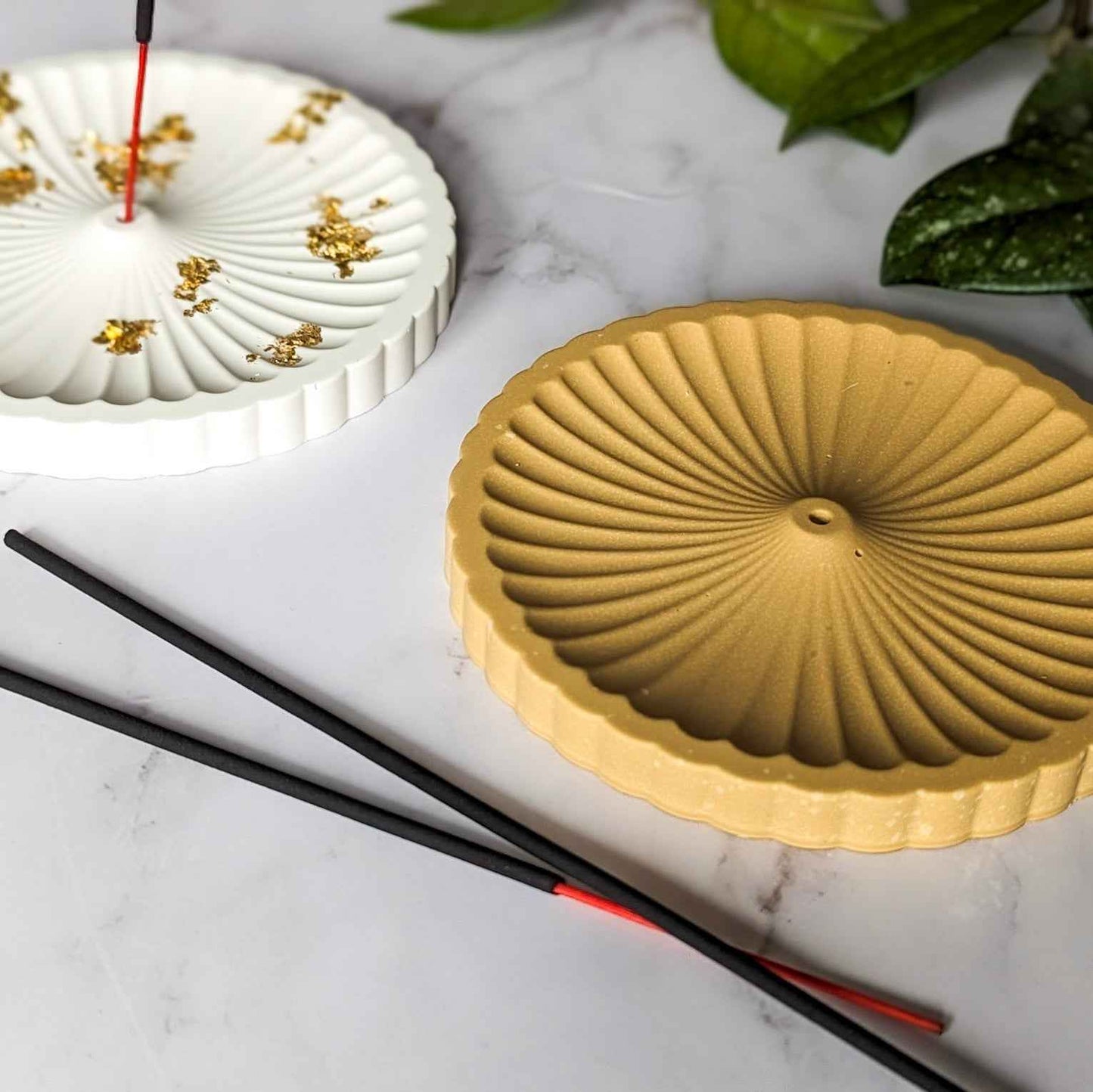 Round incense stick holder