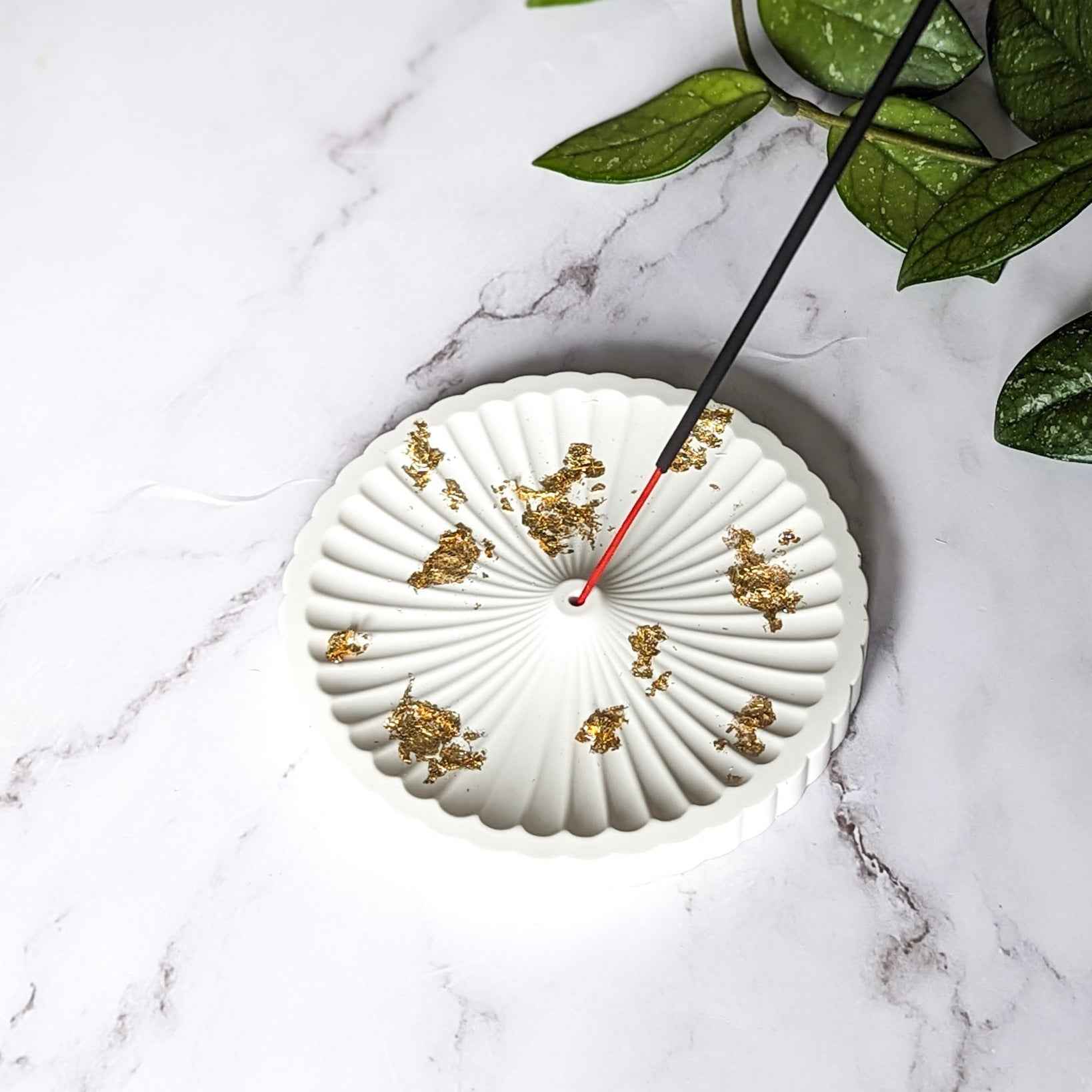 Round incense stick holder