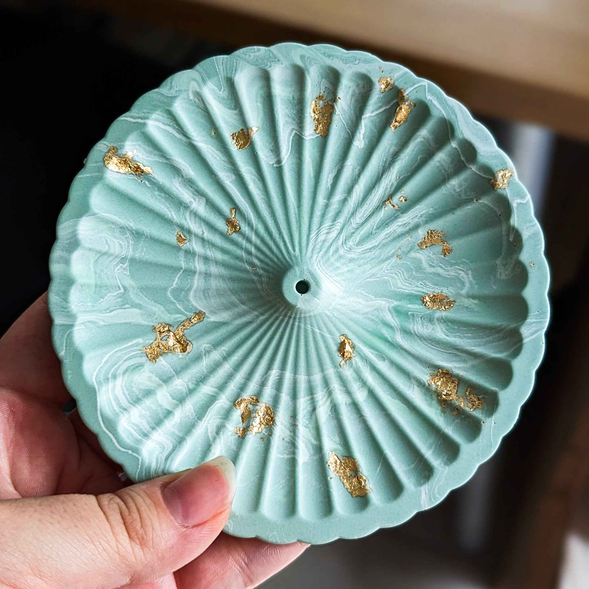 Round incense stick holder