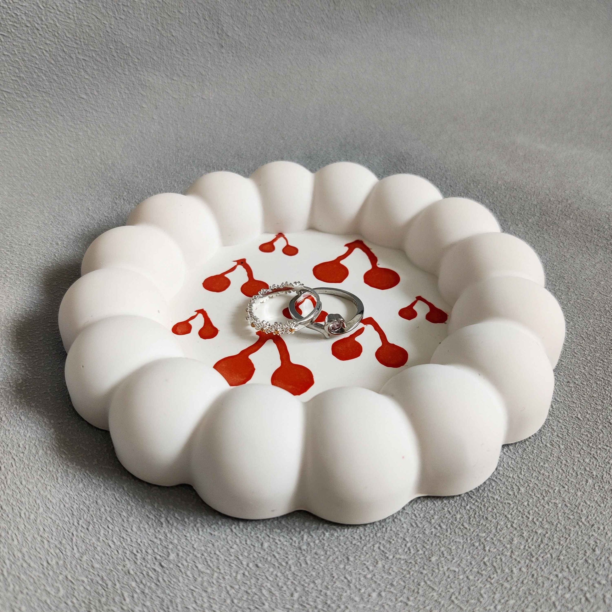 Cherry design cloud decorative tray, round bubble coaster