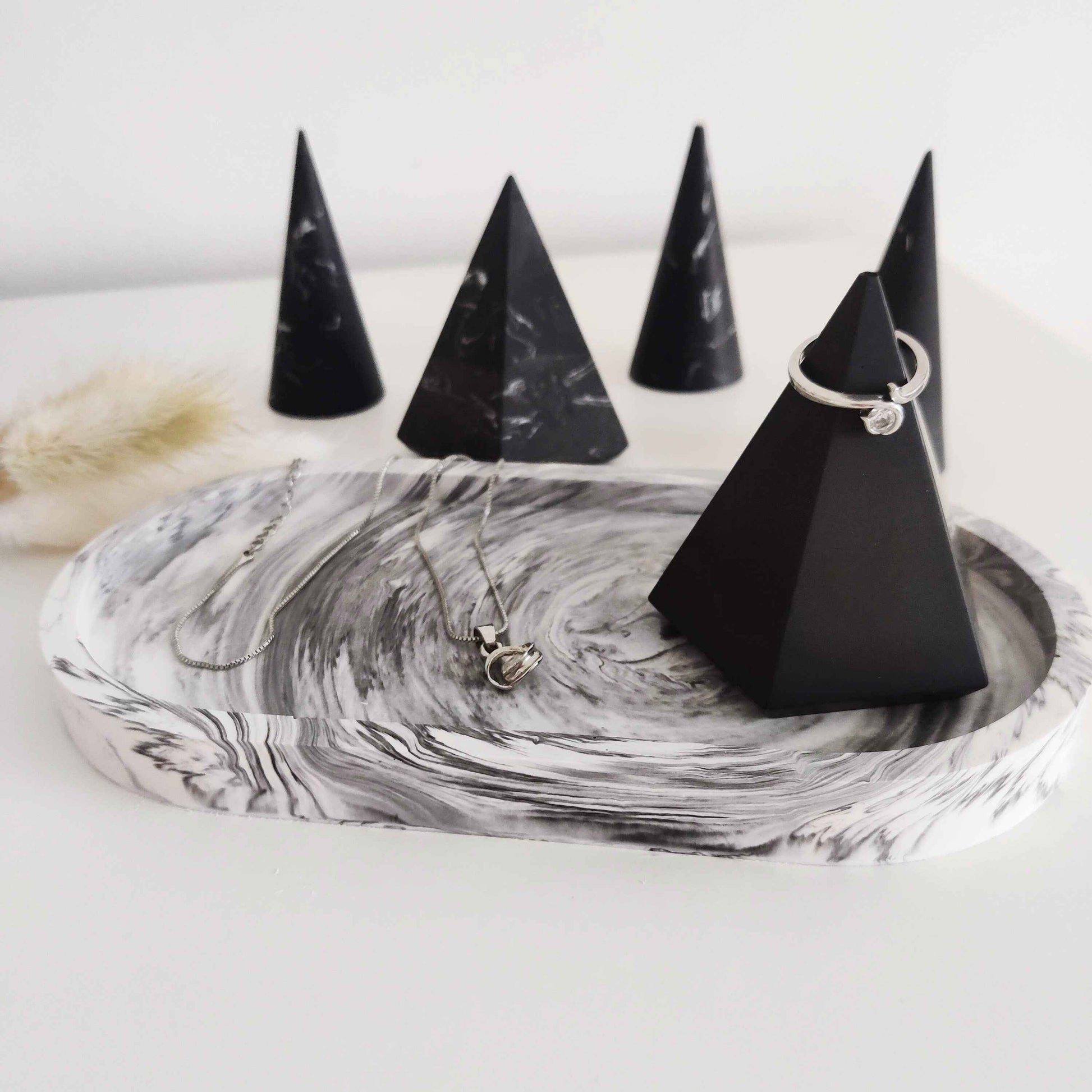 Ring holder cone, jewellery display, engagement ring holder