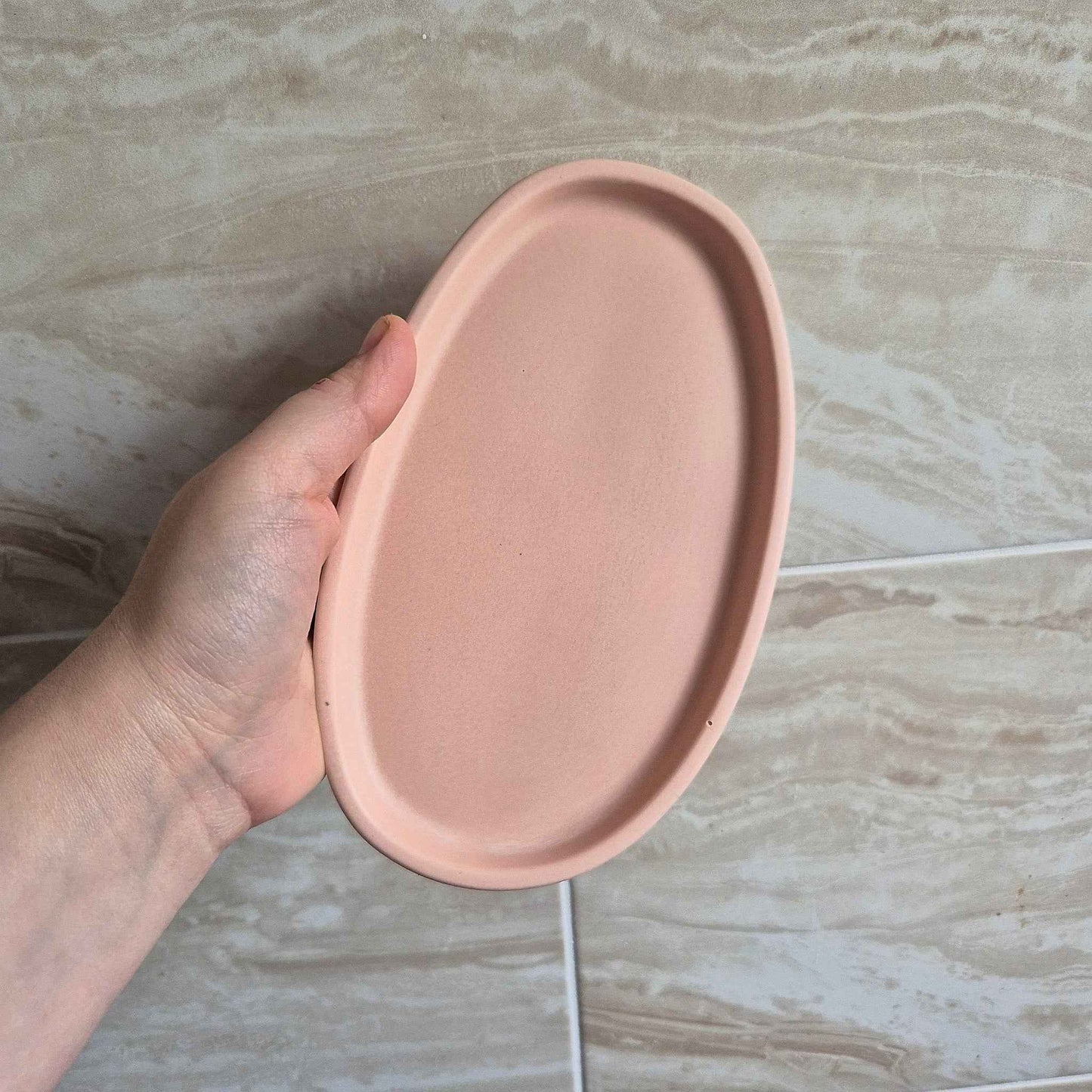 Modern oval display tray