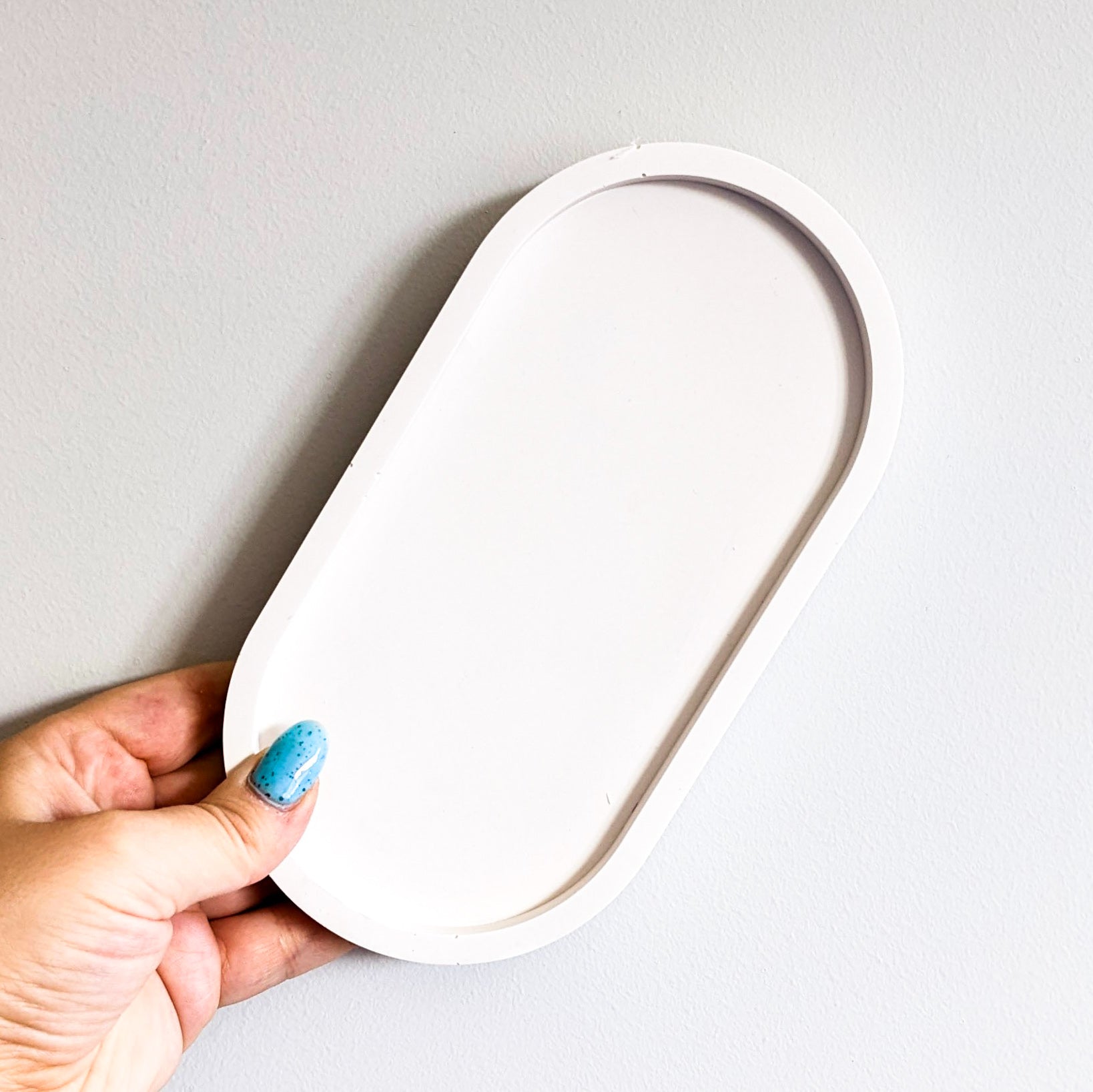 Various sizes oval trinket trays, small, medium and large