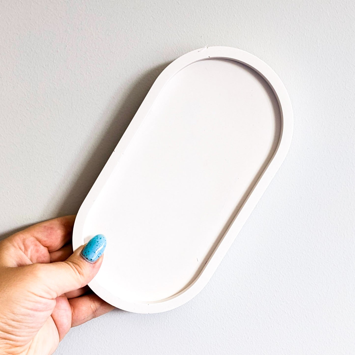 Various sizes oval trinket trays, small, medium and large